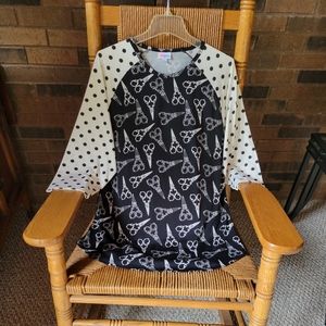 LulaRoe Randy Raglan T-shirt, scissor top, size 2XL